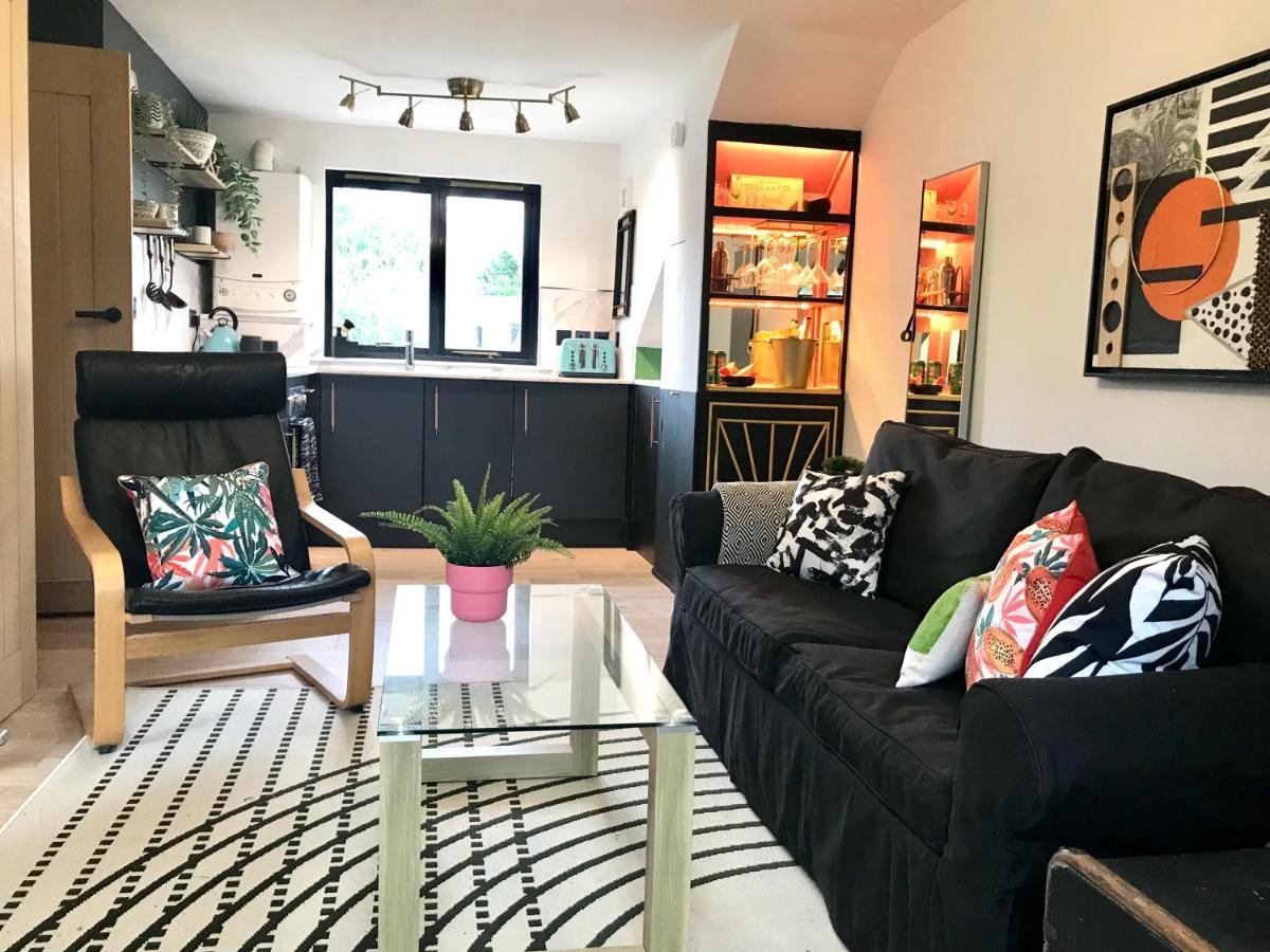 The Morningside Apartment Charming Stylish Apartment In The Centre Of Innerleithen Eksteriør billede